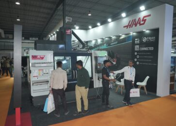 05_VB_06058 international stall